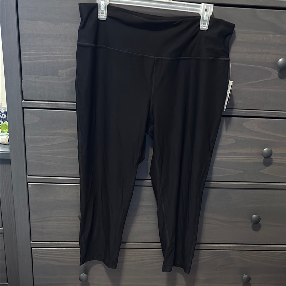 Athletic Works Black Fitted Crop Leggings